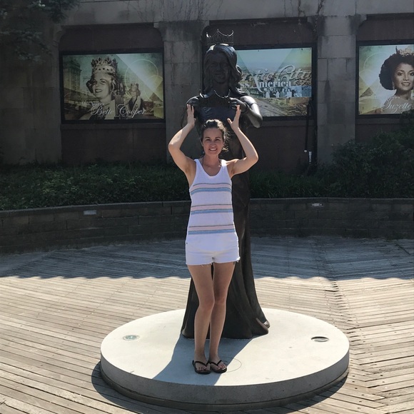 Meet your Posher, Lacy - Picture 4 of 6